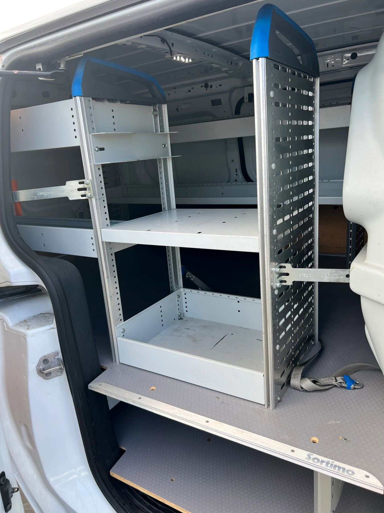 Used 2015 Ford Transit Connect XL image 18