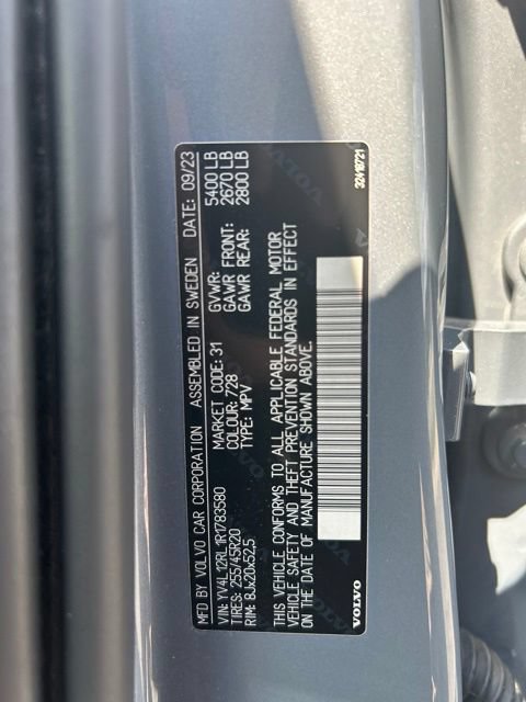 Certified 2024 Volvo XC60 B5 Plus w/ Protection Package Premier AWD/4WD image 29