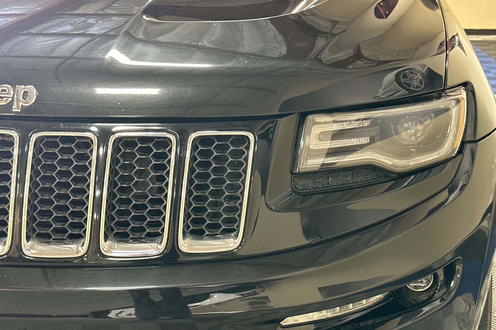 Used 2015 Jeep Grand Cherokee SRT w/ Trailer Tow Group IV image 52