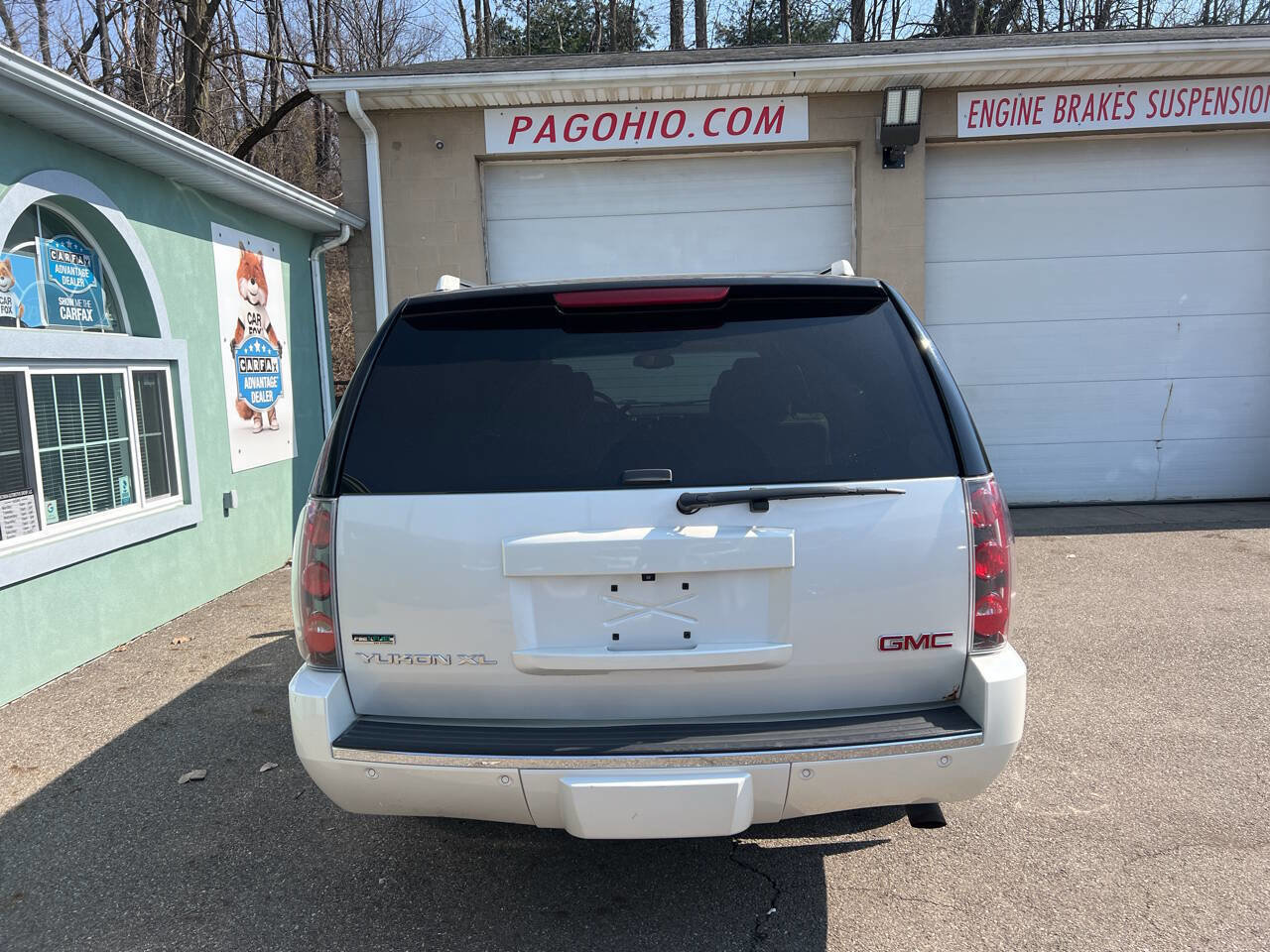 Used 2011 GMC Yukon XL Denali AWD/4WD image 5