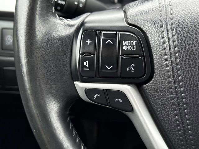 Used 2017 Toyota Highlander XLE image 25