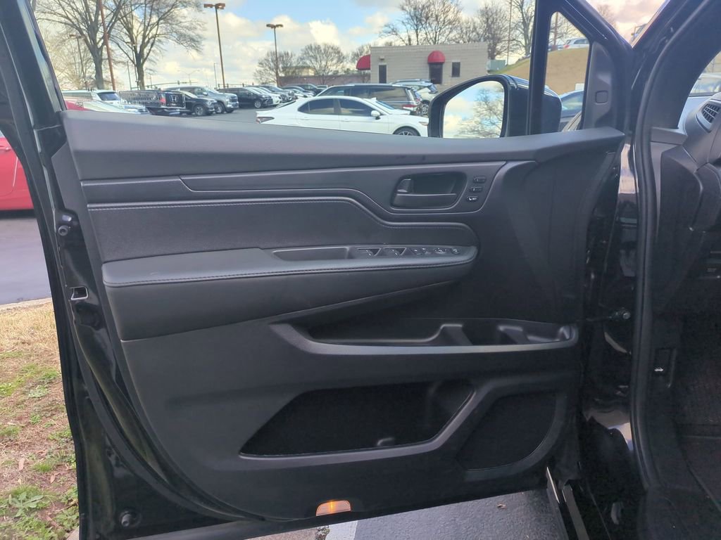 Used 2025 Honda Odyssey Sport-L image 11