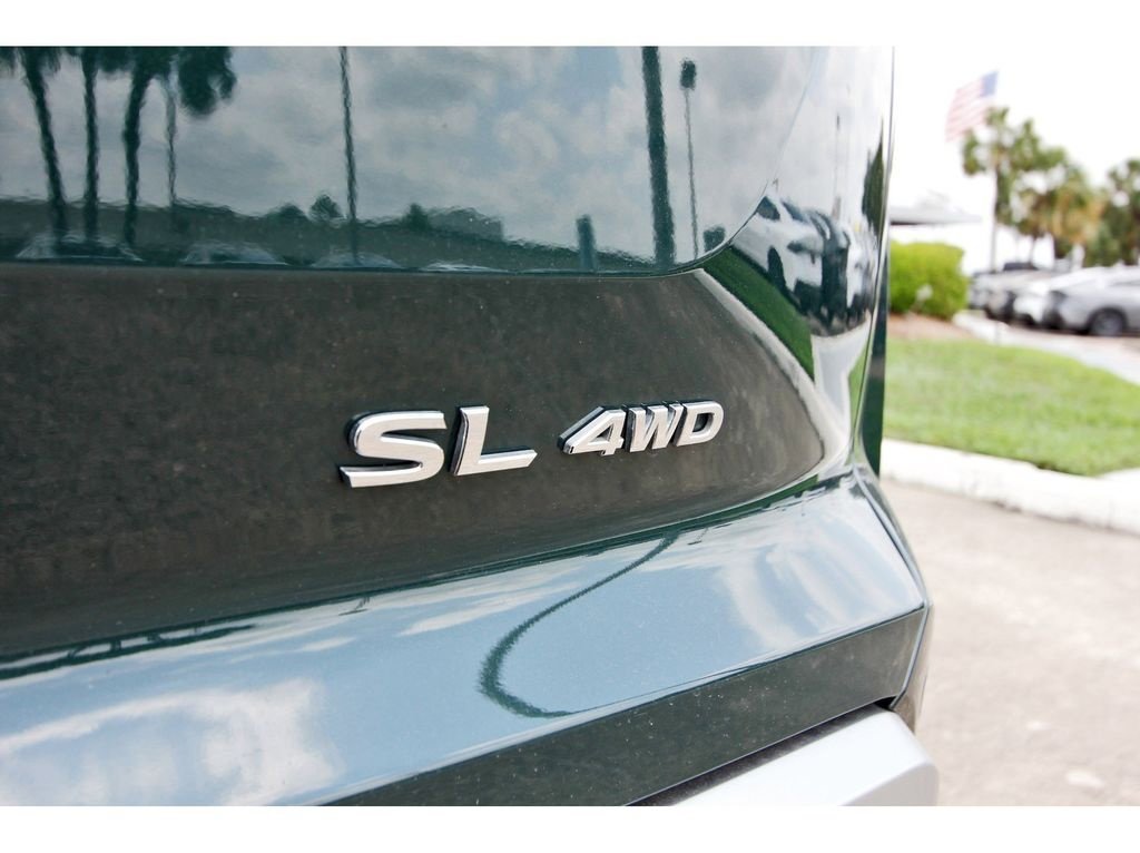 Used 2025 Nissan Pathfinder SL AWD/4WD image 7