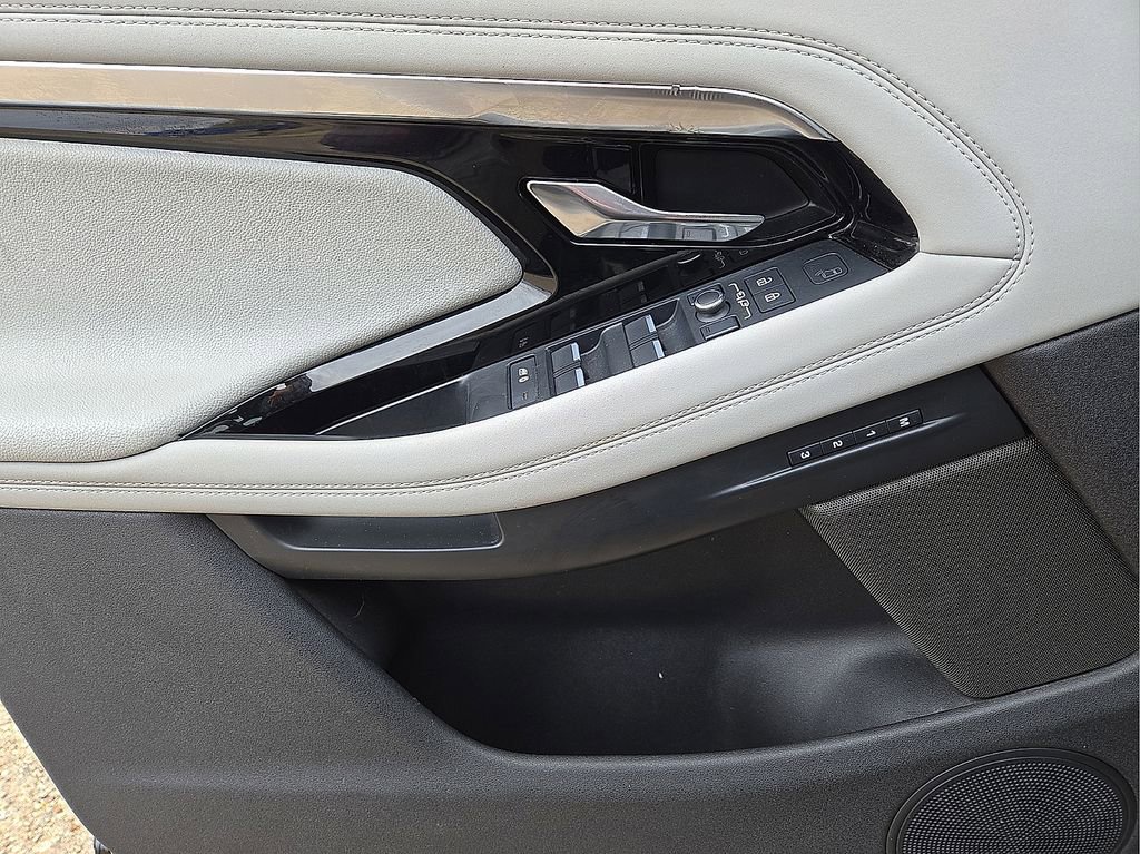 Used 2022 Land Rover Range Rover Evoque R-Dynamic S image 19