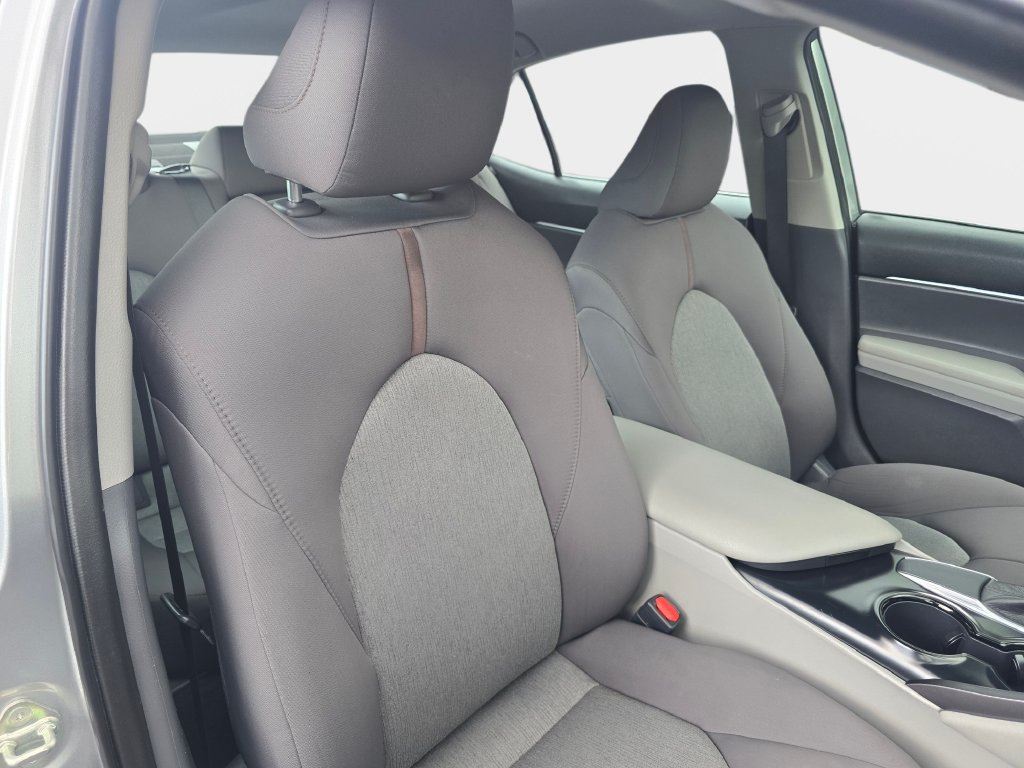 Used 2019 Toyota Camry LE FWD image 12