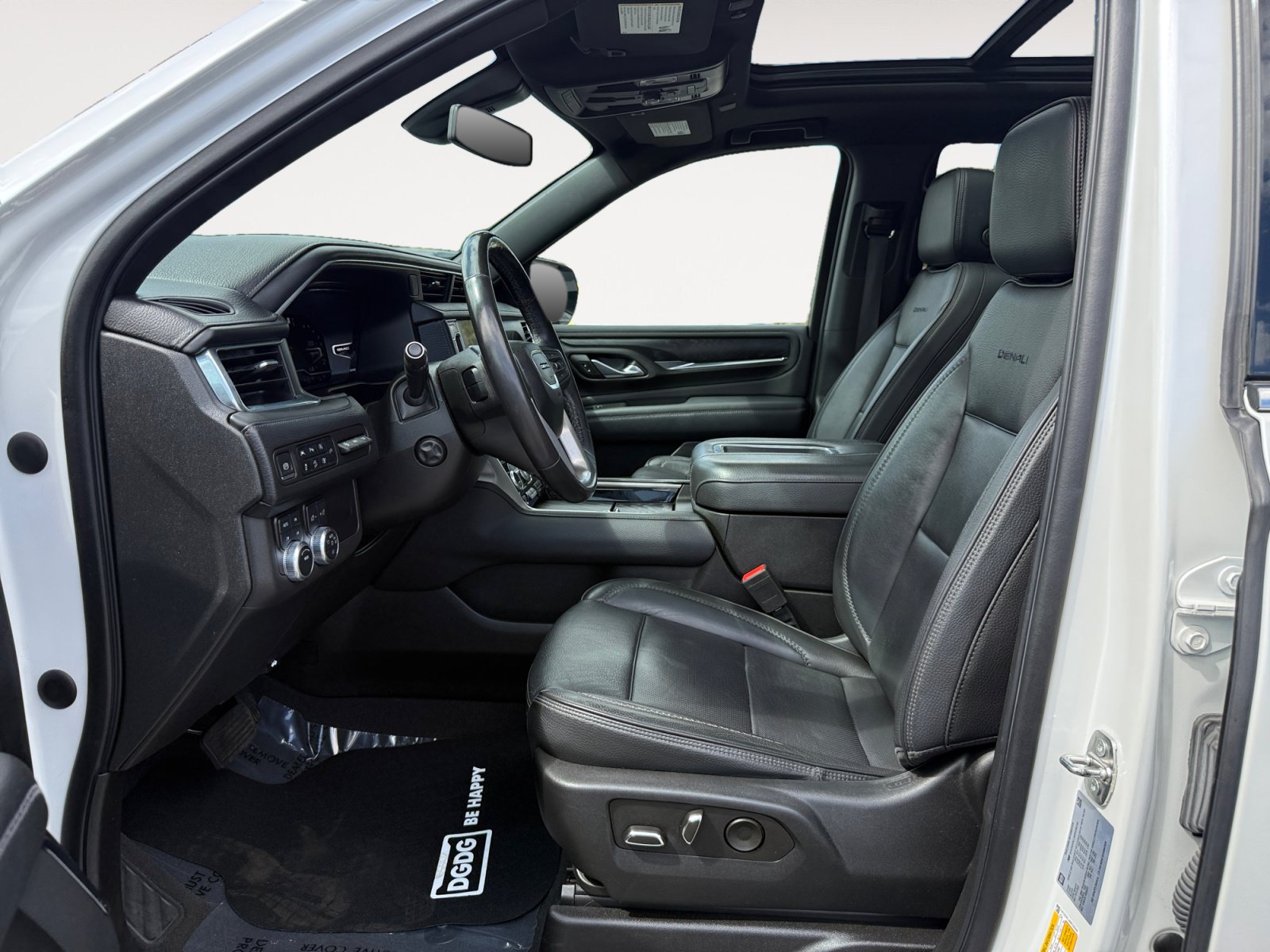 Used 2022 GMC Yukon Denali AWD/4WD image 10