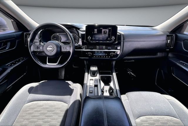 Certified 2024 Nissan Pathfinder SV FWD image 7