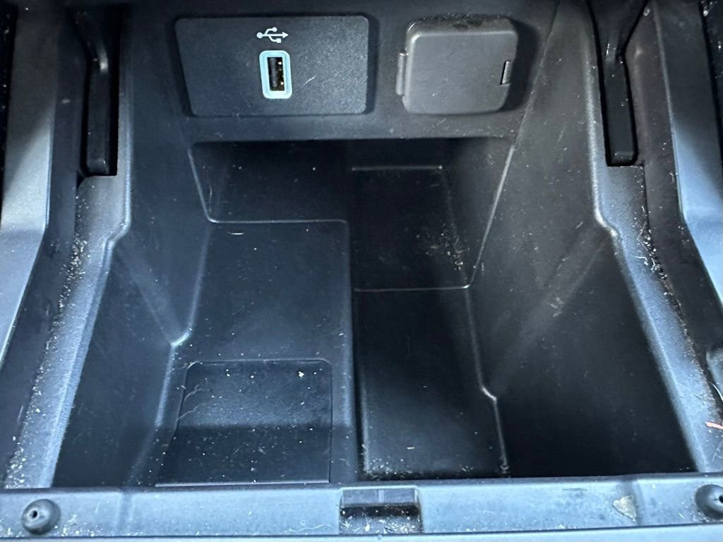 Used 2018 Ford Explorer XLT w/ Equipment Group 202A image 26