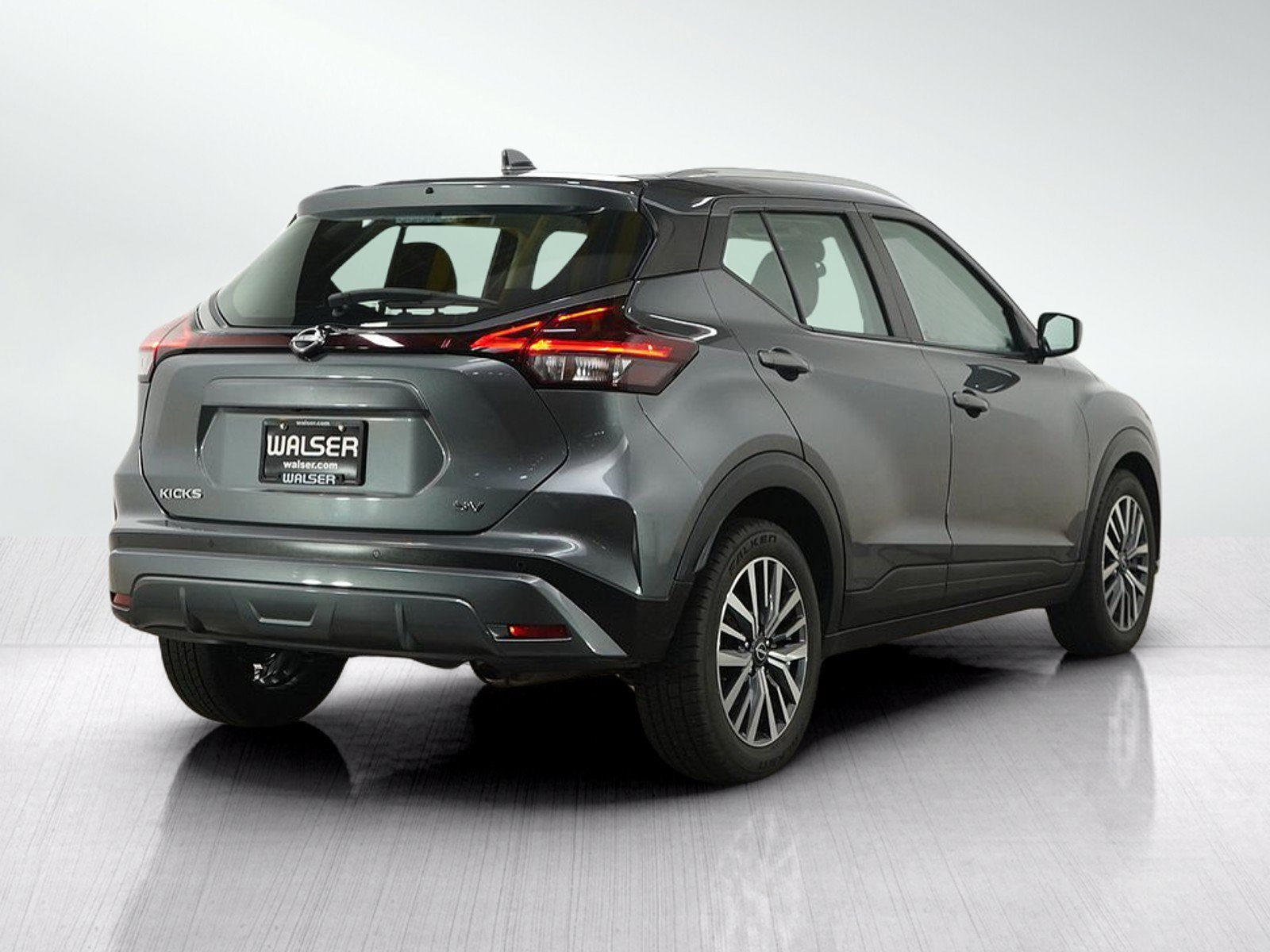 Used 2022 Nissan Kicks SV FWD image 6