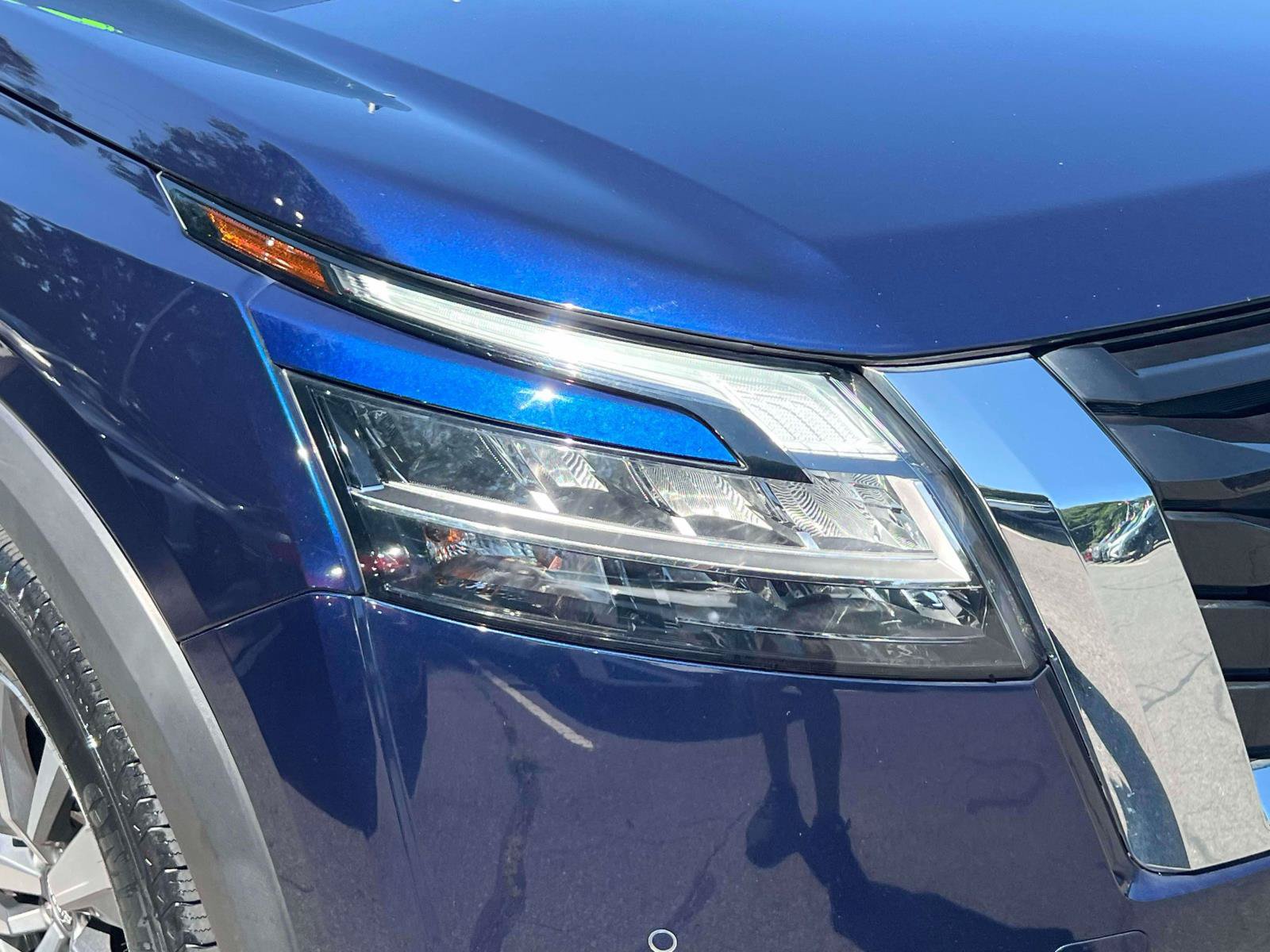 Used 2024 Nissan Pathfinder SL AWD/4WD image 7