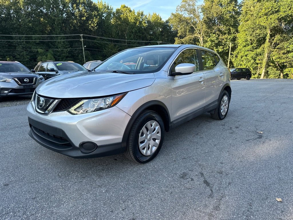 Used 2019 Nissan Rogue Sport S image 2