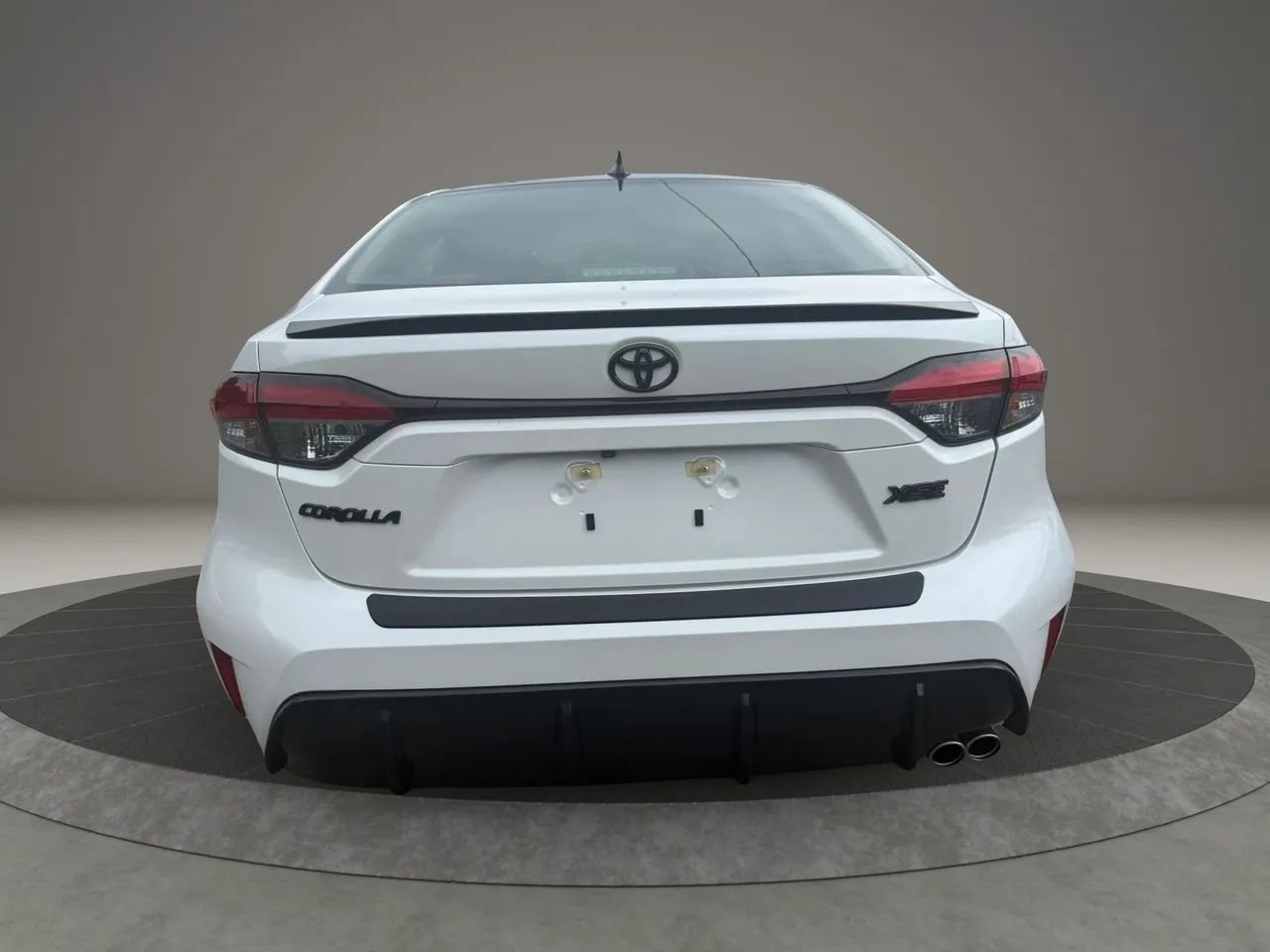 Used 2025 Toyota Corolla XSE FWD image 6
