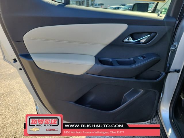 Used 2022 Chevrolet Traverse LS image 13