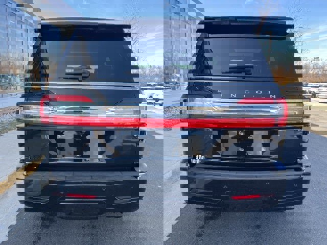 Used 2021 Lincoln Navigator Reserve w/ Luxury Package image 7