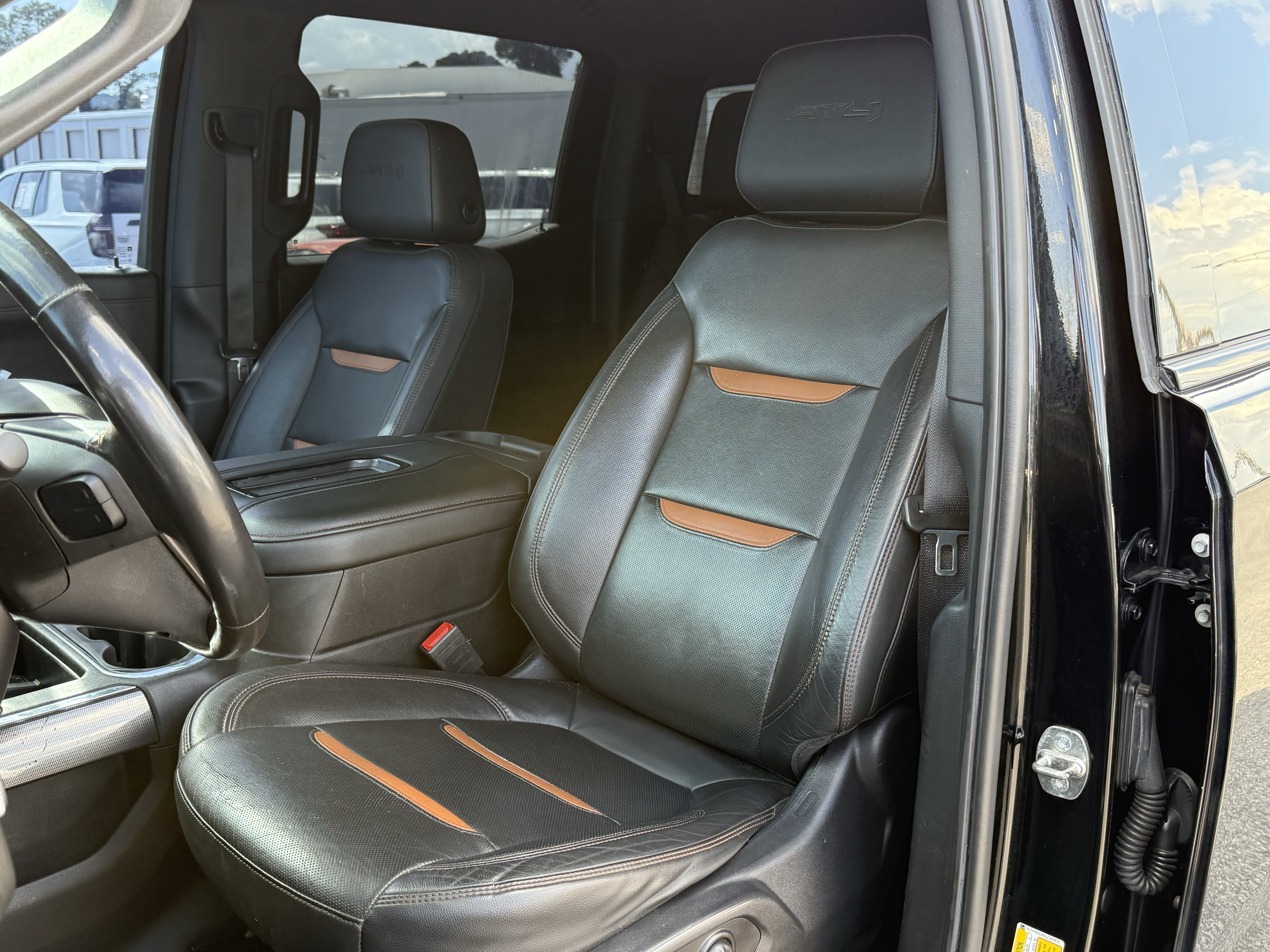 Used 2020 GMC Sierra 1500 AT4 w/ AT4 Premium Package AWD/4WD image 7