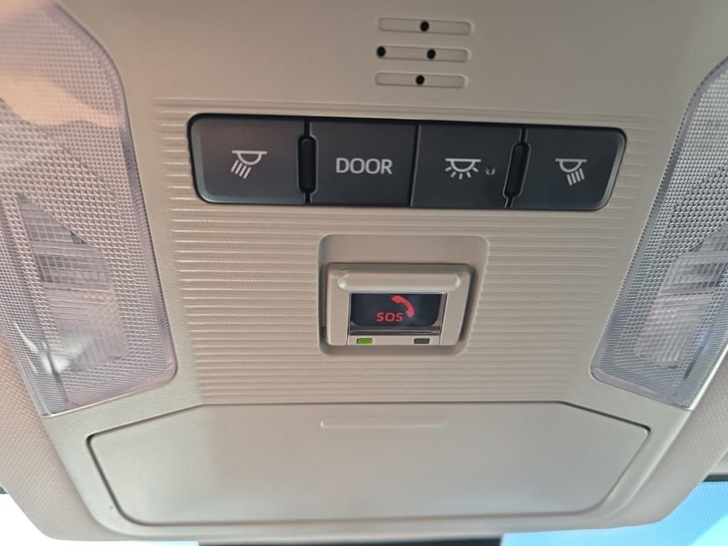 Used 2024 Toyota RAV4 XLE image 32