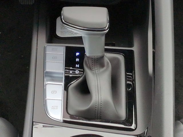 New 2026 Hyundai Elantra Limited FWD image 18