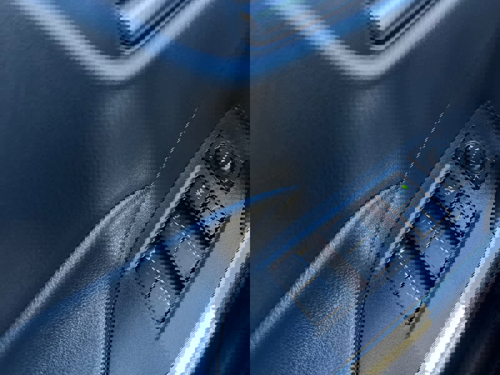 Used 2022 Toyota RAV4 SE image 18