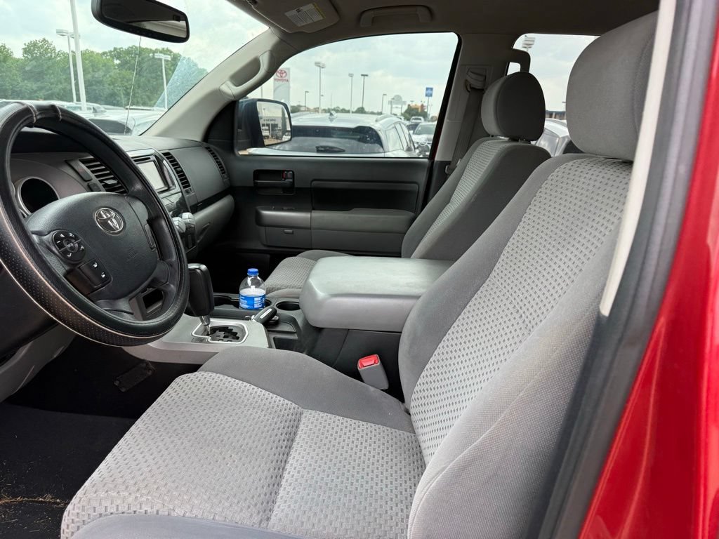 Used 2013 Toyota Tundra 4x4 CrewMax w/ SR5 Pkg image 7