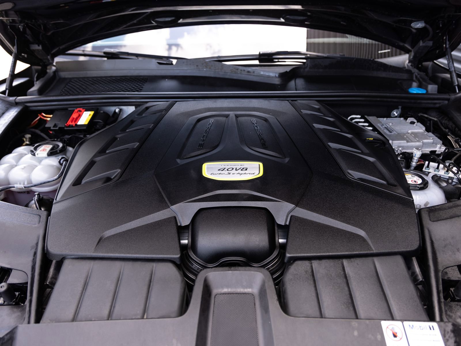 Certified 2023 Porsche Cayenne Turbo S AWD/4WD image 36