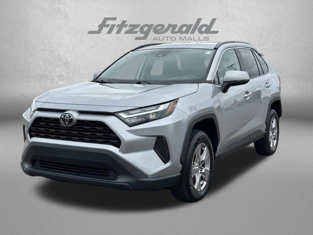 Used 2024 Toyota RAV4 XLE FWD image 2