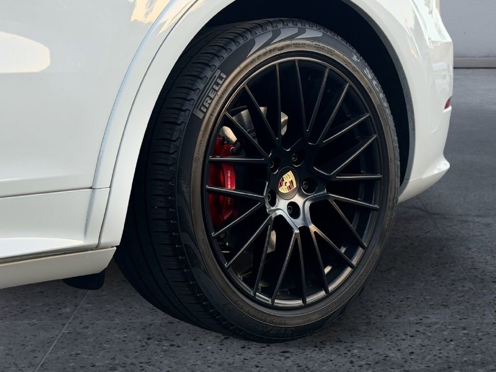 Used 2021 Porsche Cayenne GTS image 15