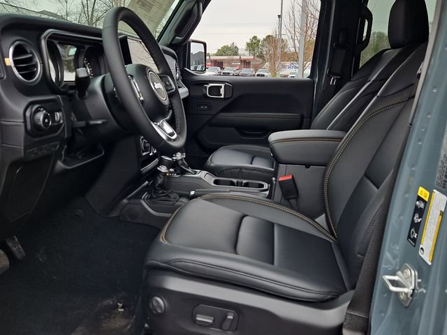 New 2026 Jeep Wrangler Unlimited Sahara AWD/4WD image 13