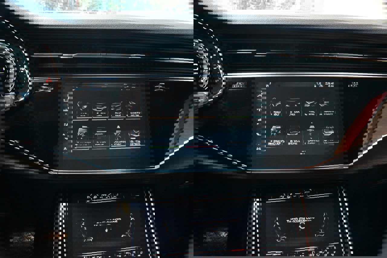 Used 2021 Audi Q8 Premium Plus image 30