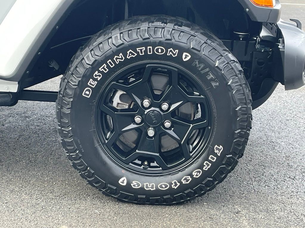 Used 2022 Jeep Gladiator Willys image 9