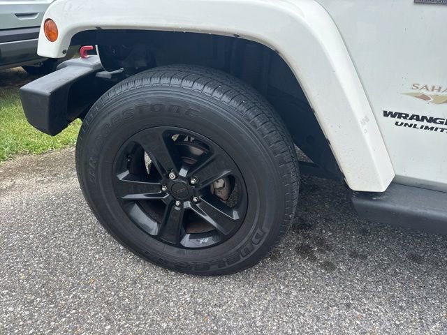 Used 2010 Jeep Wrangler Unlimited Sahara w/ Mopar Chrome Edition Group AWD/4WD image 10