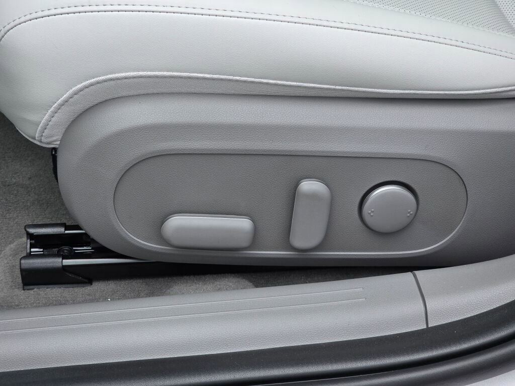 New 2025 Hyundai Ioniq 6 SEL image 16
