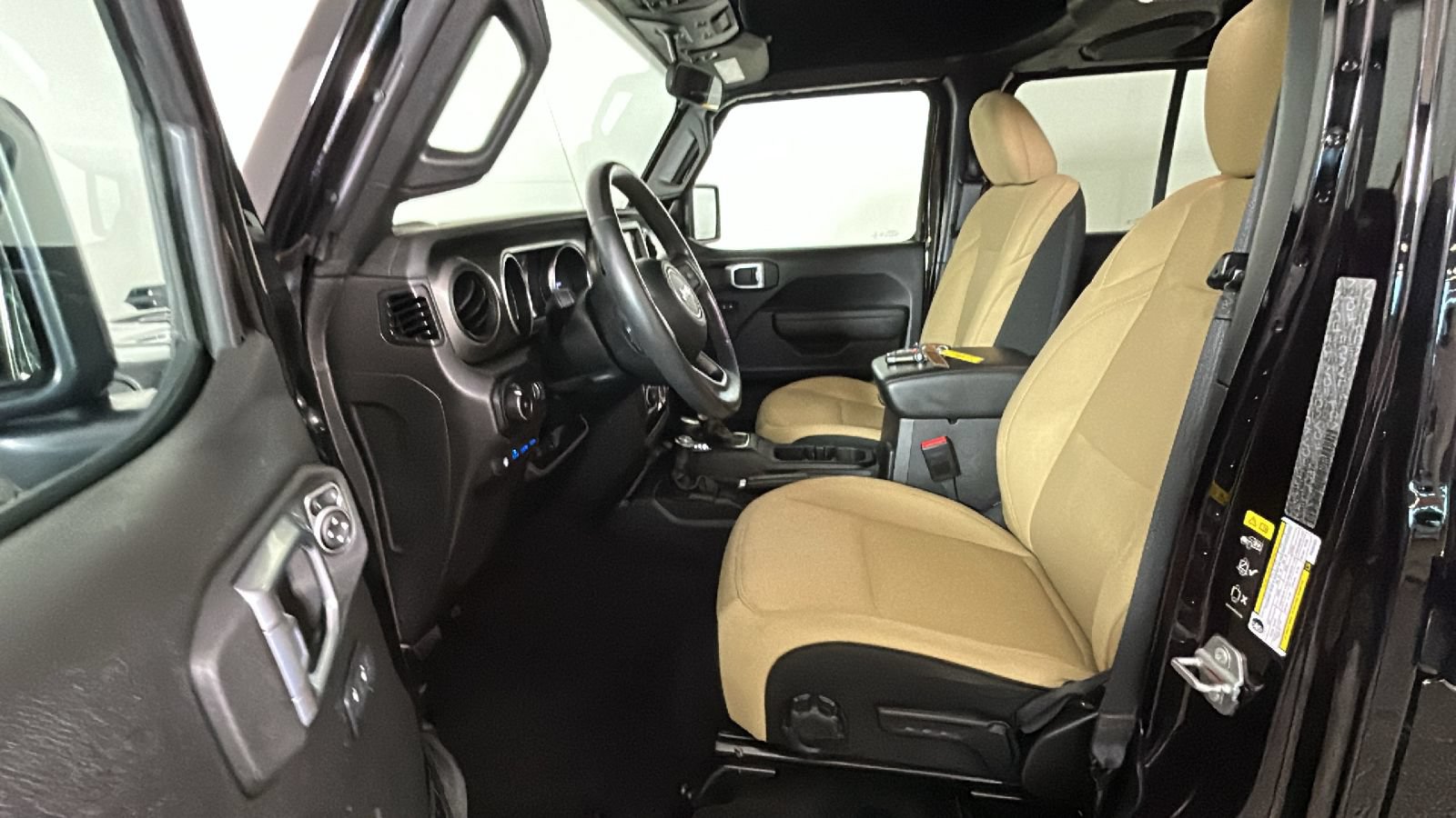 Used 2023 Jeep Wrangler Unlimited w/ Cold Weather Group AWD/4WD image 13