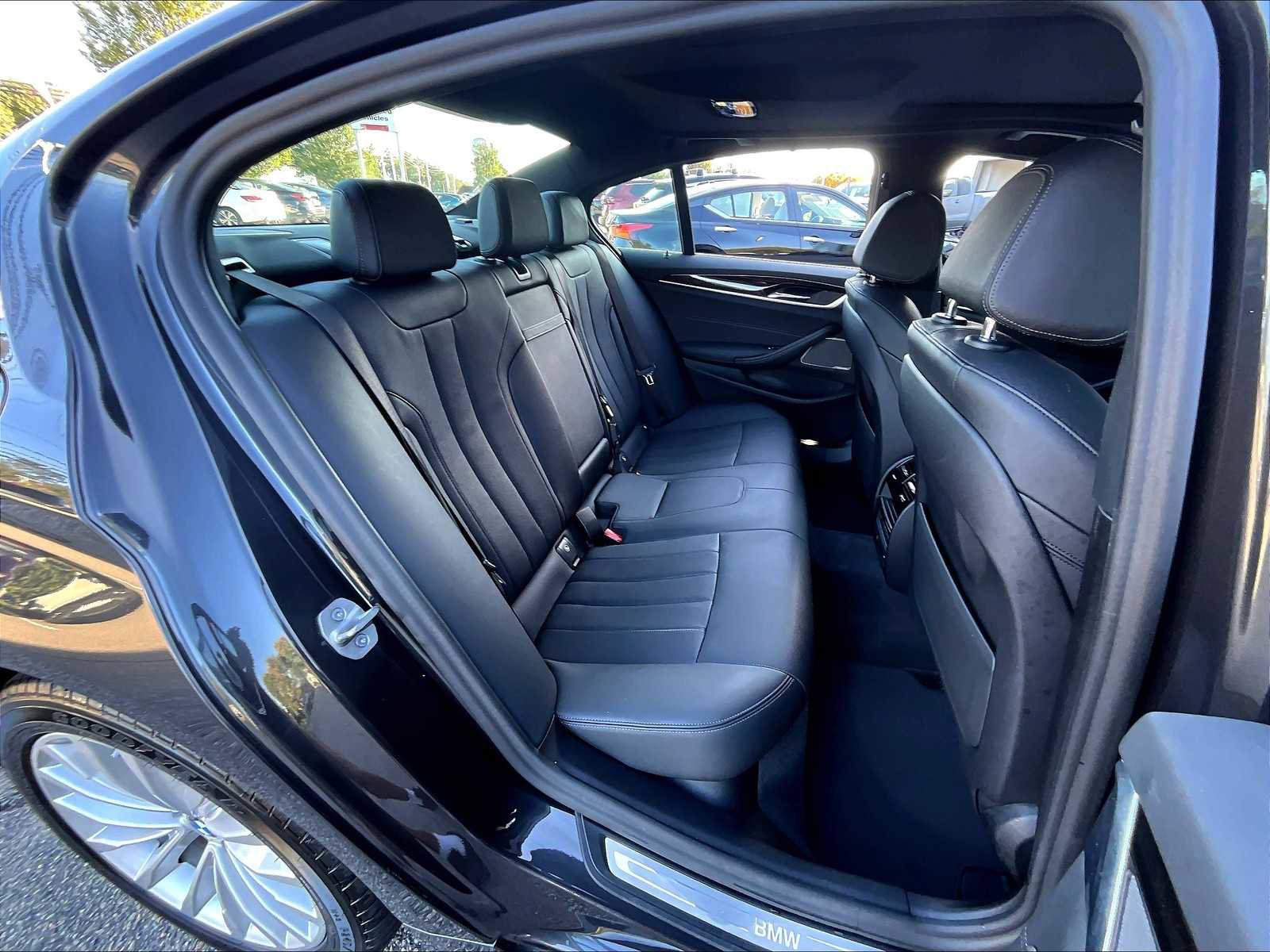 Used 2023 BMW 530i xDrive w/ Premium Package image 16