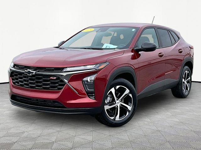 Used 2025 Chevrolet Trax RS image 3