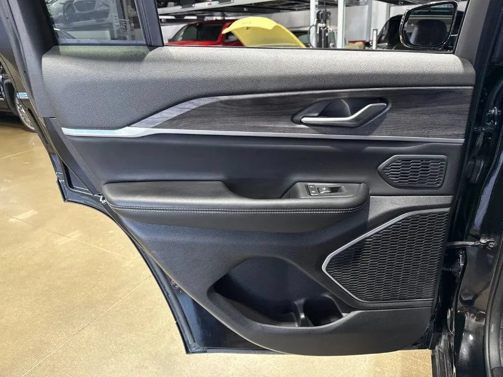 Used 2023 Jeep Grand Cherokee 4WD 4xe image 18
