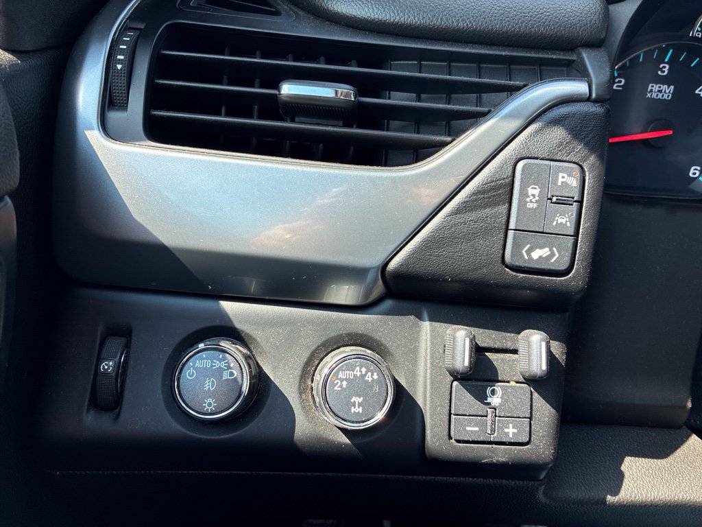Used 2019 Chevrolet Tahoe Premier AWD/4WD image 10