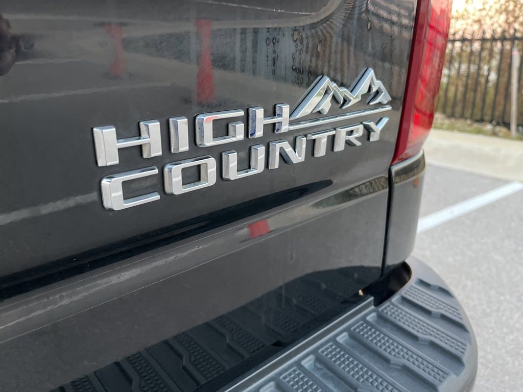 Used 2022 Chevrolet Silverado 1500 High Country w/ Safety Package II image 9