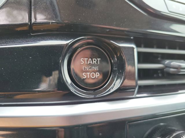 Used 2025 Nissan Pathfinder SL image 28