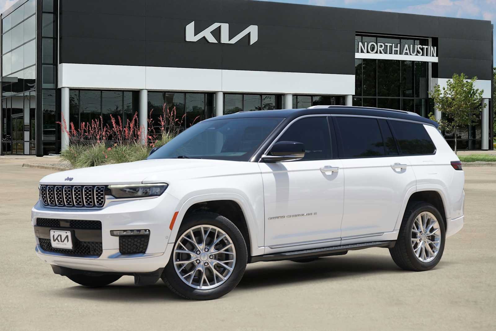 Used 2021 Jeep Grand Cherokee L Summit w/ Luxury Tech Group V RWD video 1