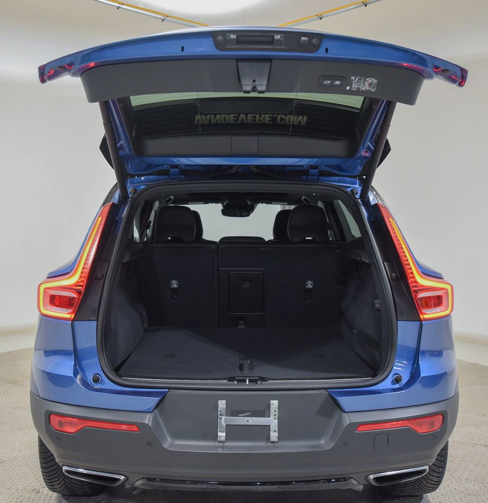Used 2020 Volvo XC40 T5 R-Design w/ Protection Package Premier image 14