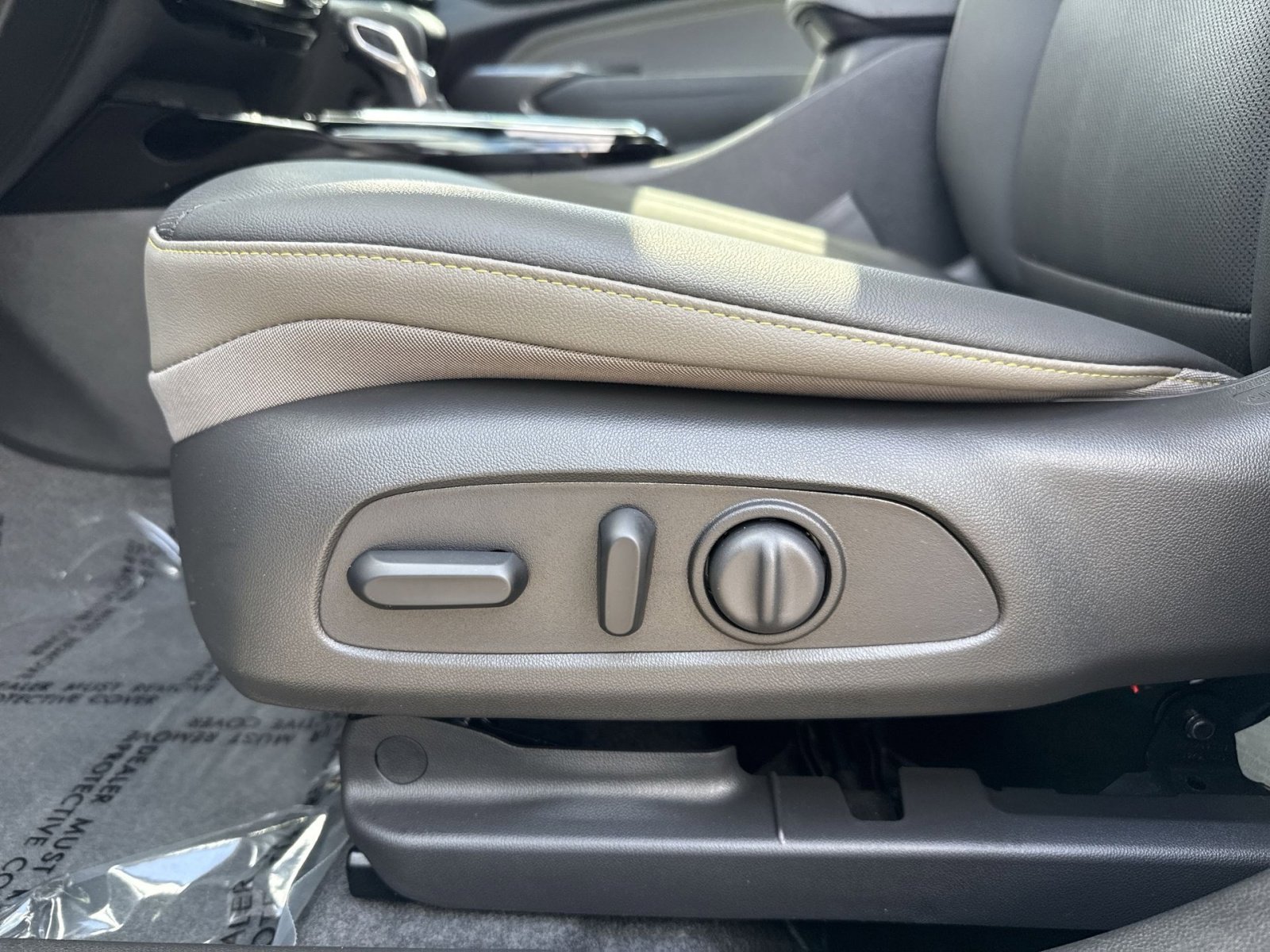 Used 2026 Chevrolet Trax ACTIV w/ Sunroof Package FWD image 14