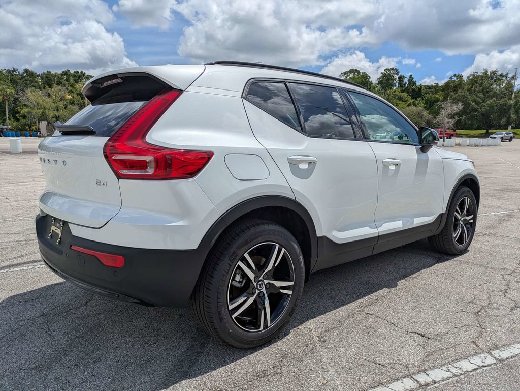 New 2026 Volvo XC40 B4 Core FWD image 6