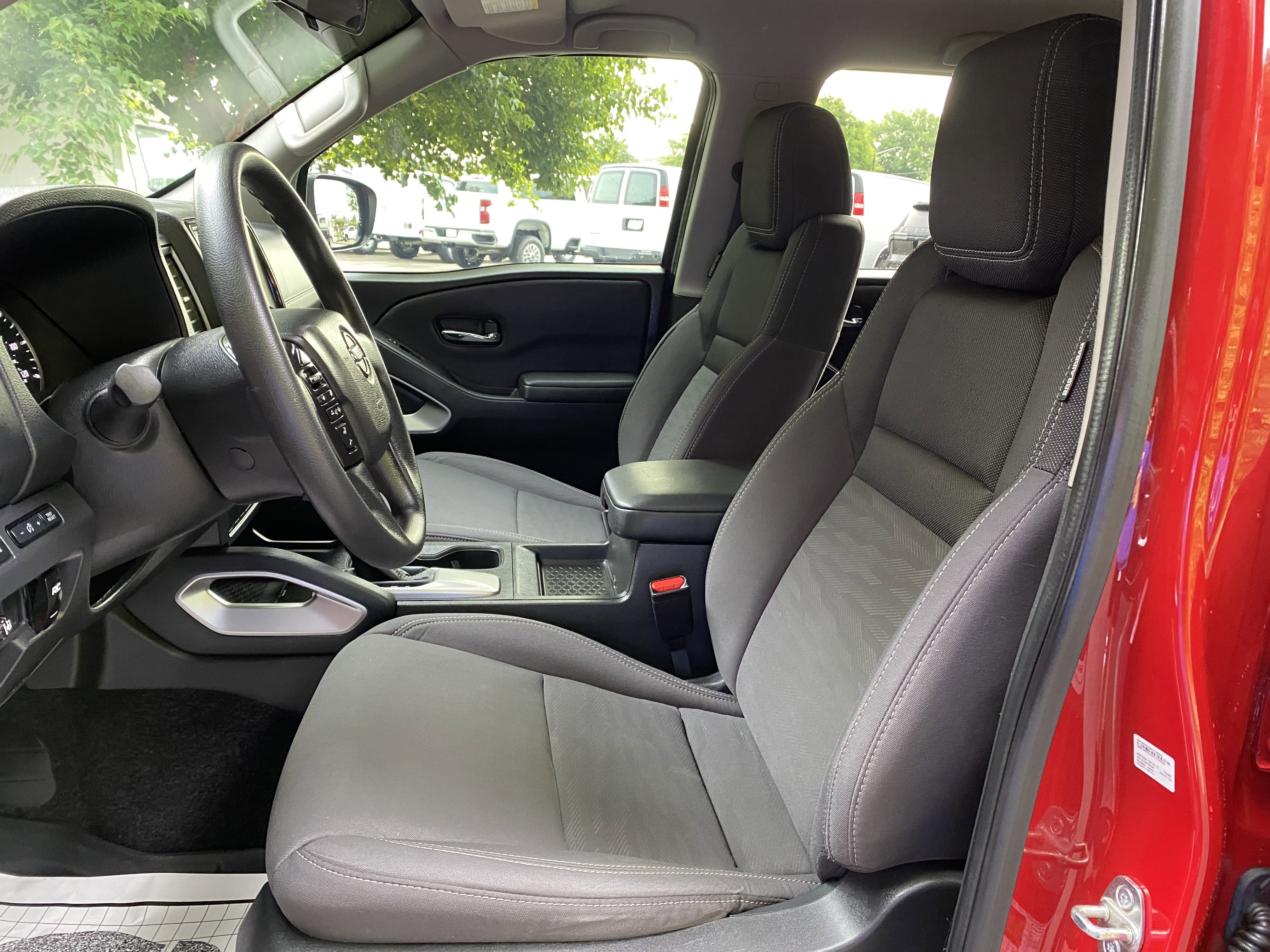 Used 2023 Nissan Frontier SV AWD/4WD image 16