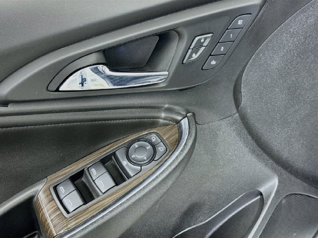Used 2020 Chevrolet Malibu Premier FWD image 20