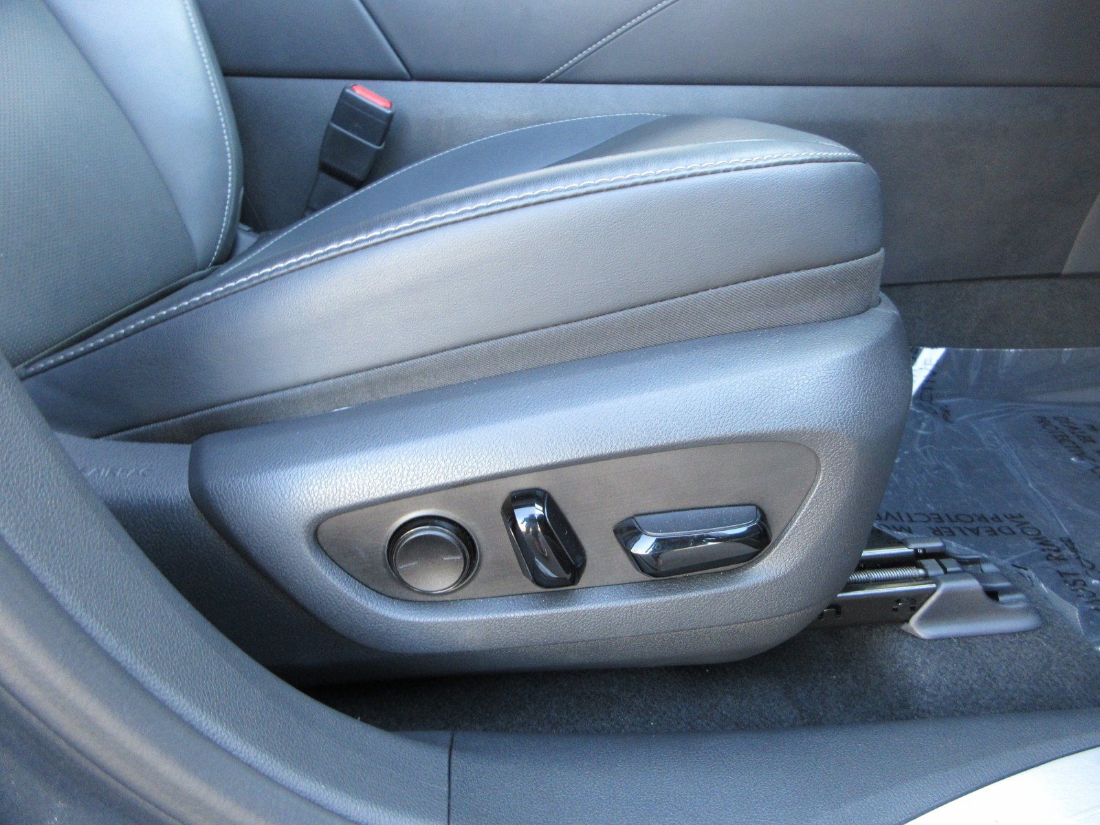 Used 2024 Lexus RX 350h w/ Accessory Package (Z1) AWD/4WD image 25