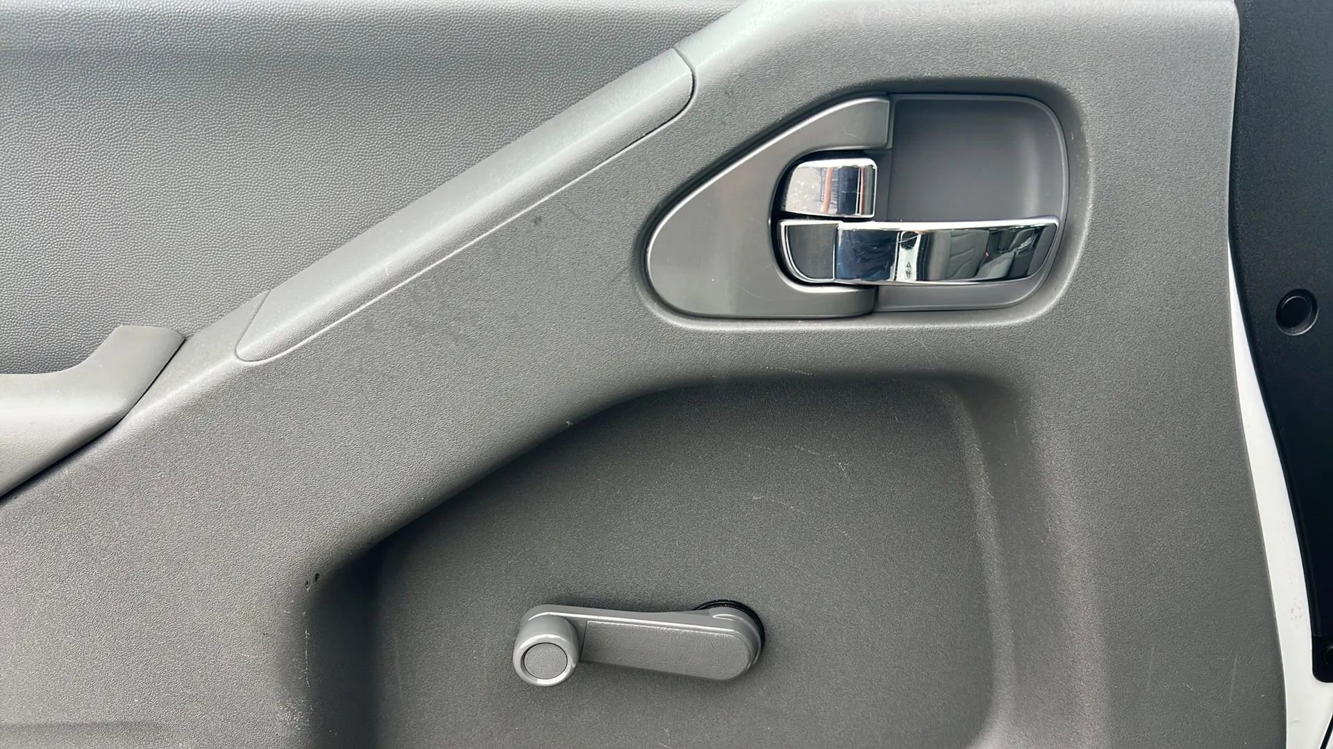 Used 2019 Nissan Frontier S RWD image 13