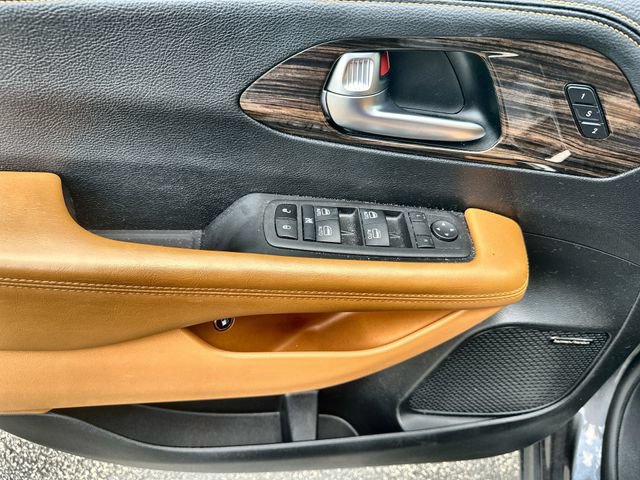 Used 2022 Chrysler Pacifica Pinnacle FWD image 15