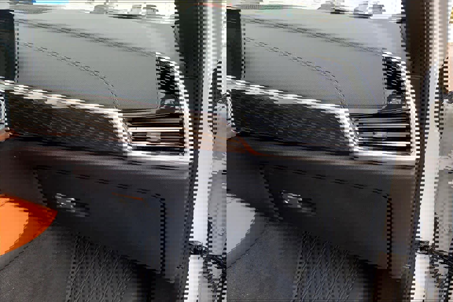 Used 2023 BMW X6 xDrive40i w/ M Sport Package image 20