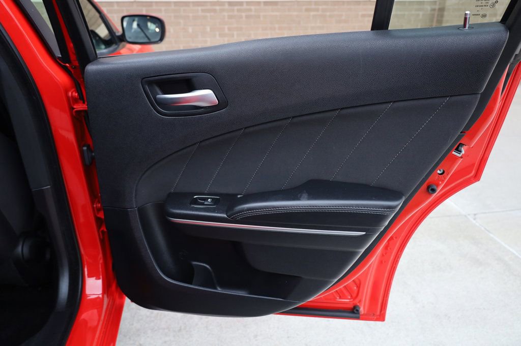 Used 2016 Dodge Charger SXT w/ Navigation & Travel Group image 21