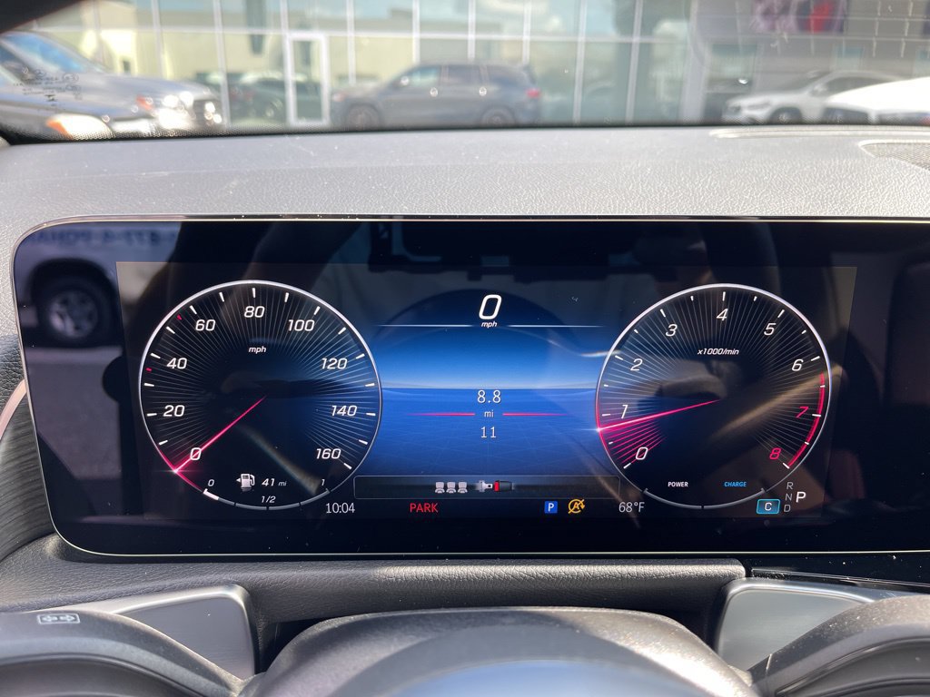 Used 2026 Mercedes-Benz GLB 250 4MATIC image 7